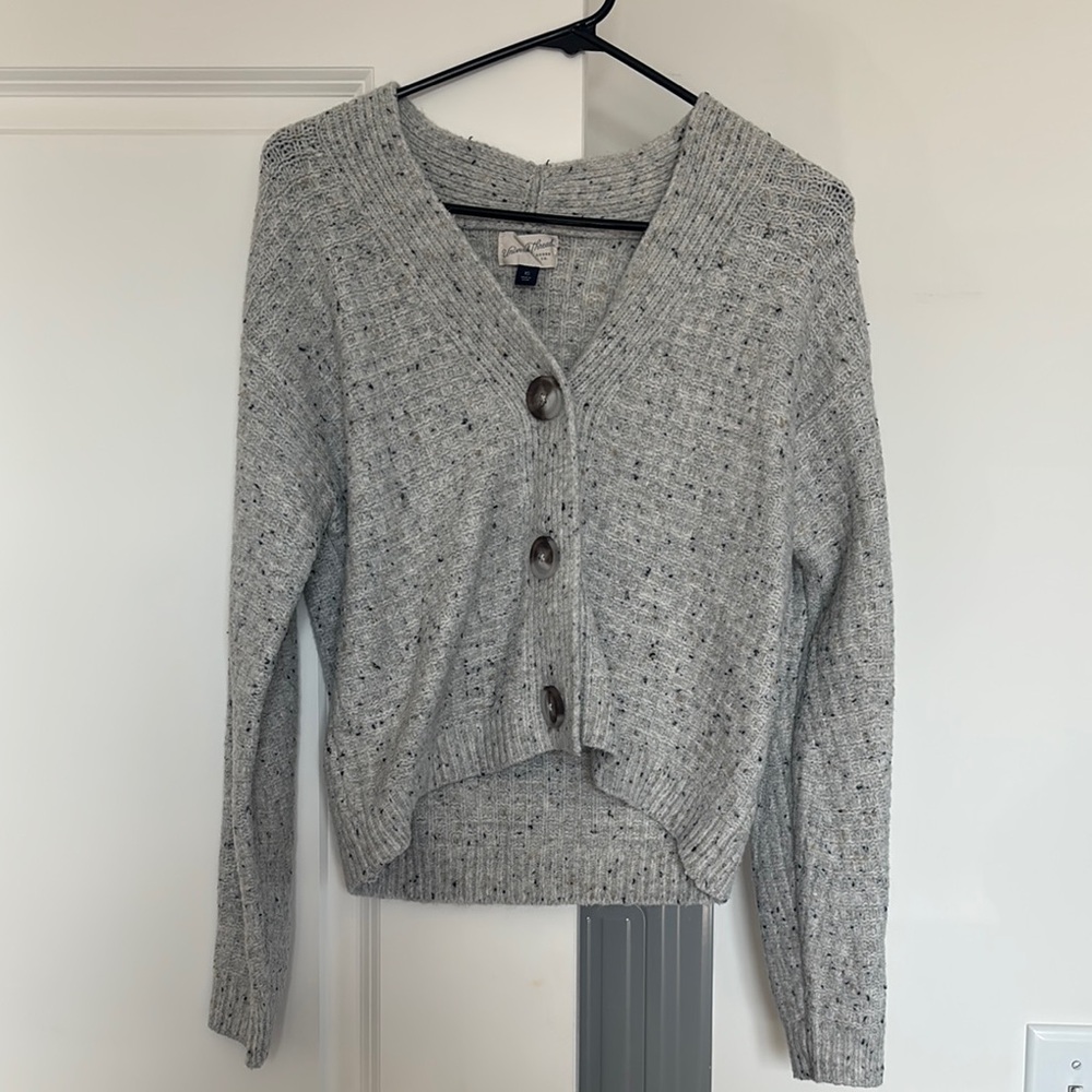 Oversized slightly cropped Gray Cardigan Sweater V-Neck Knit